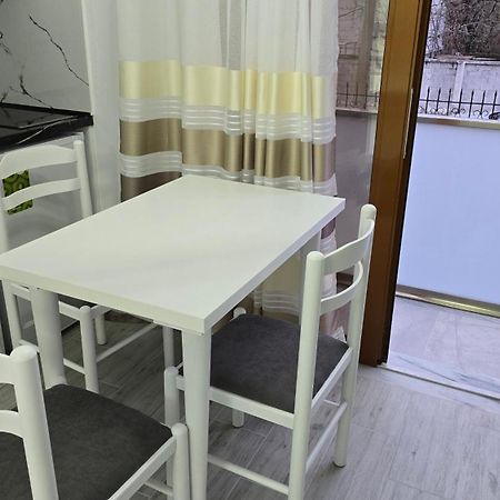 Guest House Pogradeci Exterior photo